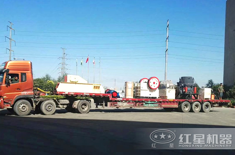 顎式破碎機發(fā)貨現場(chǎng) 顎式破碎機發(fā)貨現場(chǎng)