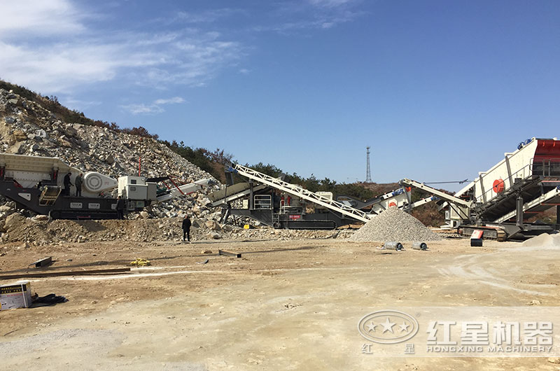 移動(dòng)破碎機生產(chǎn)現場(chǎng) 移動(dòng)破碎機生產(chǎn)現場(chǎng)