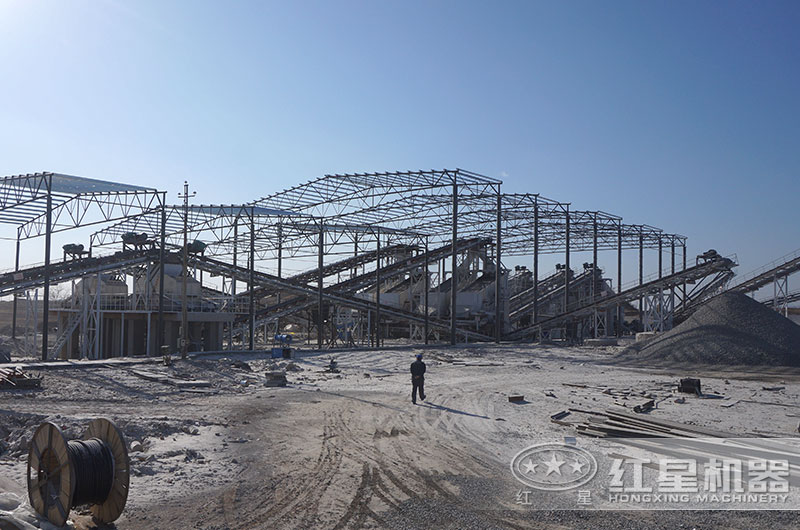 破碎生產(chǎn)現(xiàn)場(chǎng) 破碎生產(chǎn)現(xiàn)場(chǎng)