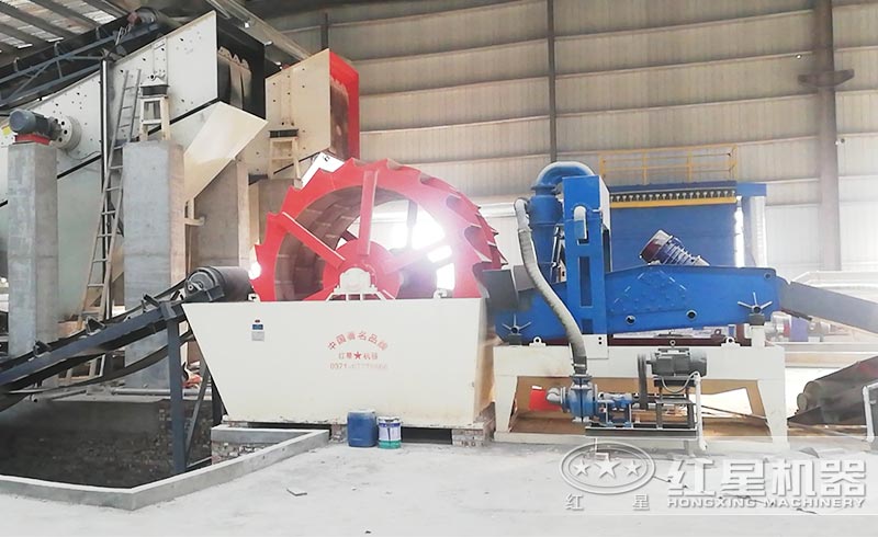 洗砂機(jī)+脫水篩工作現(xiàn)場(chǎng) 洗砂機(jī)+脫水篩工作現(xiàn)場(chǎng)