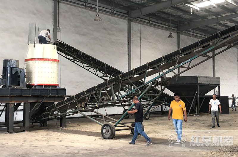 復(fù)合式制砂機(jī)設(shè)備應(yīng)用現(xiàn)場(chǎng) 復(fù)合式制砂機(jī)設(shè)備應(yīng)用現(xiàn)場(chǎng)