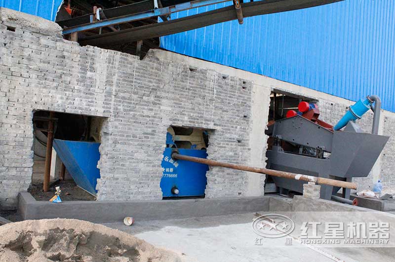 洗砂機(jī)現(xiàn)場(chǎng) 洗砂機(jī)現(xiàn)場(chǎng)