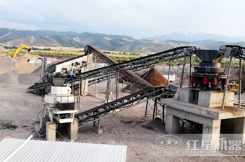 時(shí)產(chǎn)200噸石頭碎砂生產(chǎn)客戶(hù)現場(chǎng) 時(shí)產(chǎn)200噸石頭碎砂生產(chǎn)客戶(hù)現場(chǎng)